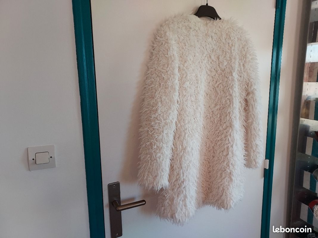 Manteau en fausse fourrure taille S/M (image 8)