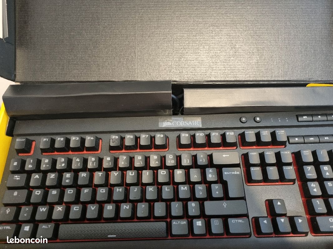 Clavier mécanique corssair + souris corssair (image 2)