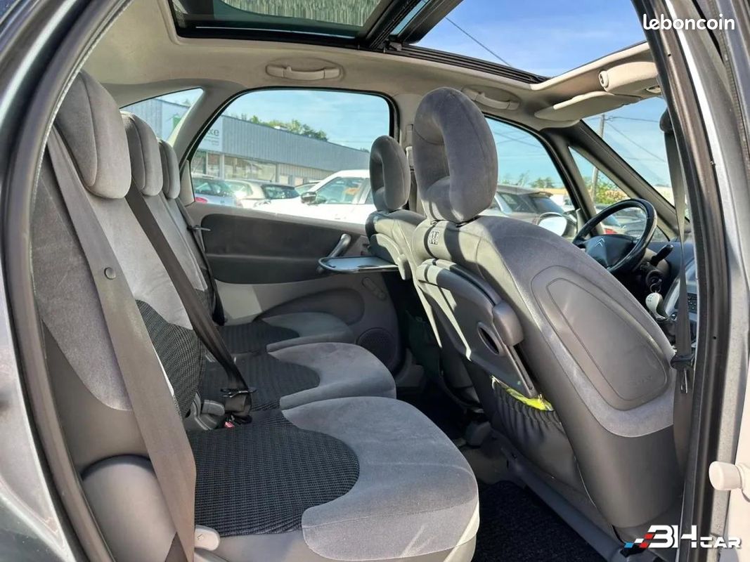 Citroen Xsara Picasso 1.6 HDI 90ch EXCLUSIVE TOIT OUVRANT (image 8)