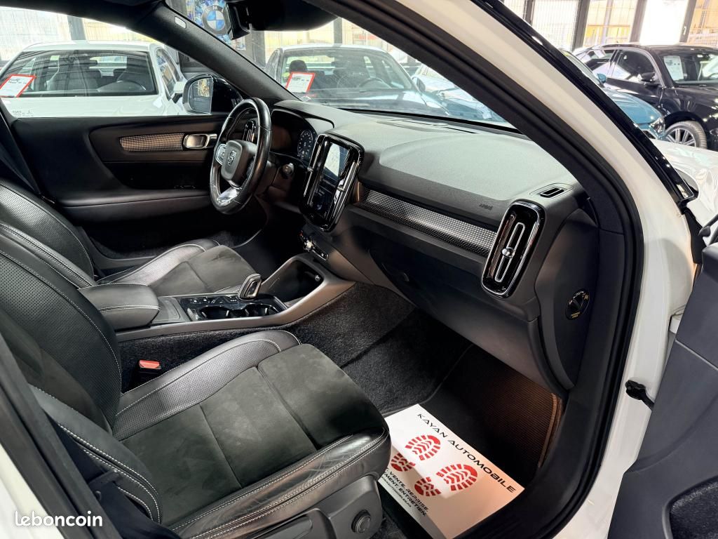 VOLVO XC40 D4 AWD 190 ch Geartronic R-Design- Toit ouvrant- Harman/Kardon- Keyless (image 12)
