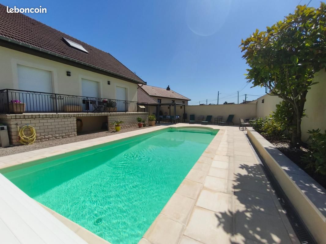 Maison 5 pièces 208 m² · à Saint-Usage · 208 m² · 399 000 €