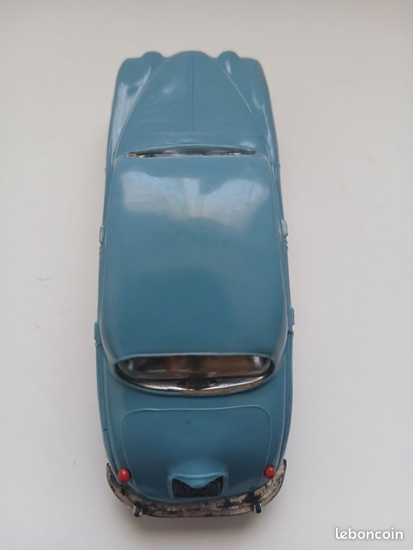 Miniature Norev Jaguar 2L 400 1/43 - Blanc, Année 1972, Occasion Pour Pièces Ou Restauration