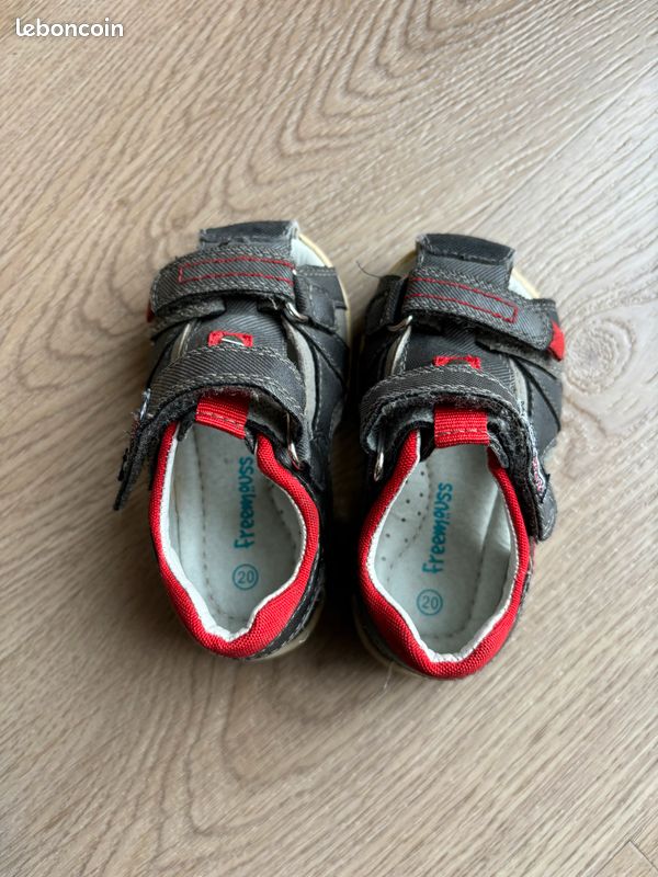 Chaussures ouvertes type sandale nu pied bébé enfant taille 20