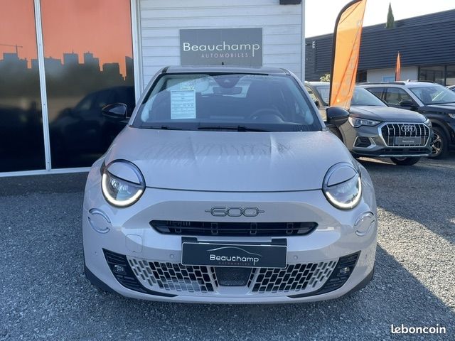 Fiat 600 1.2 HYBRID 145 POP EDCT6 (image 2)