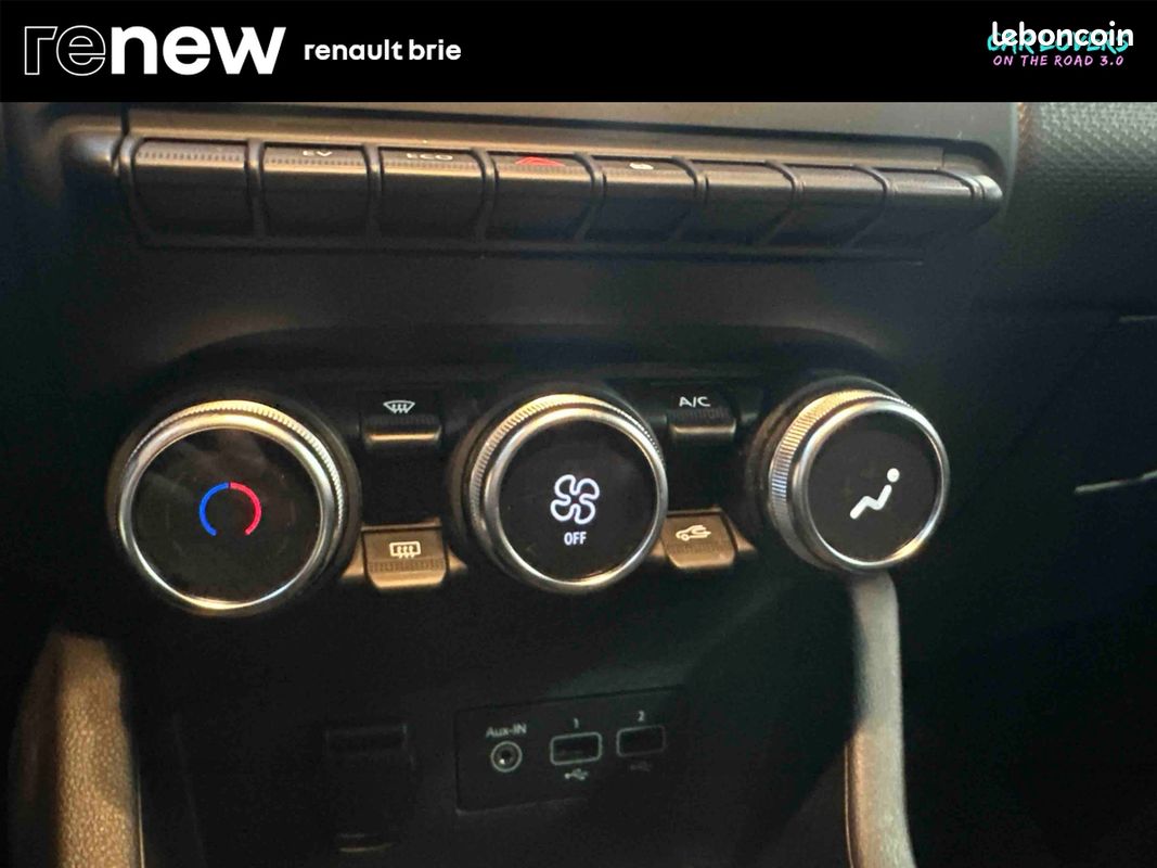 RENAULT Clio E-Tech 140 - 21 Business (image 17)