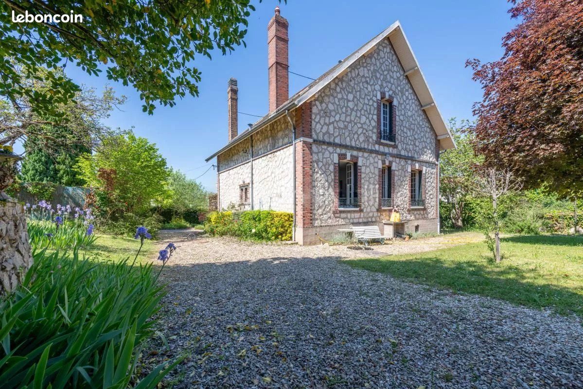 Maison 6 pièces 169 m² · à Pont-sur-Yonne · 169 m² · 280 000 €