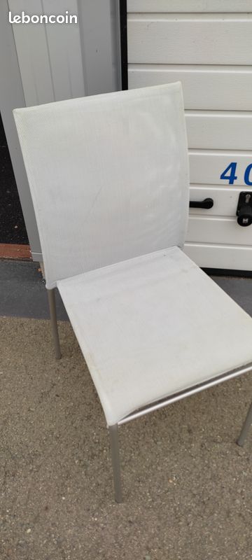 Chaises gris clair (image 1)
