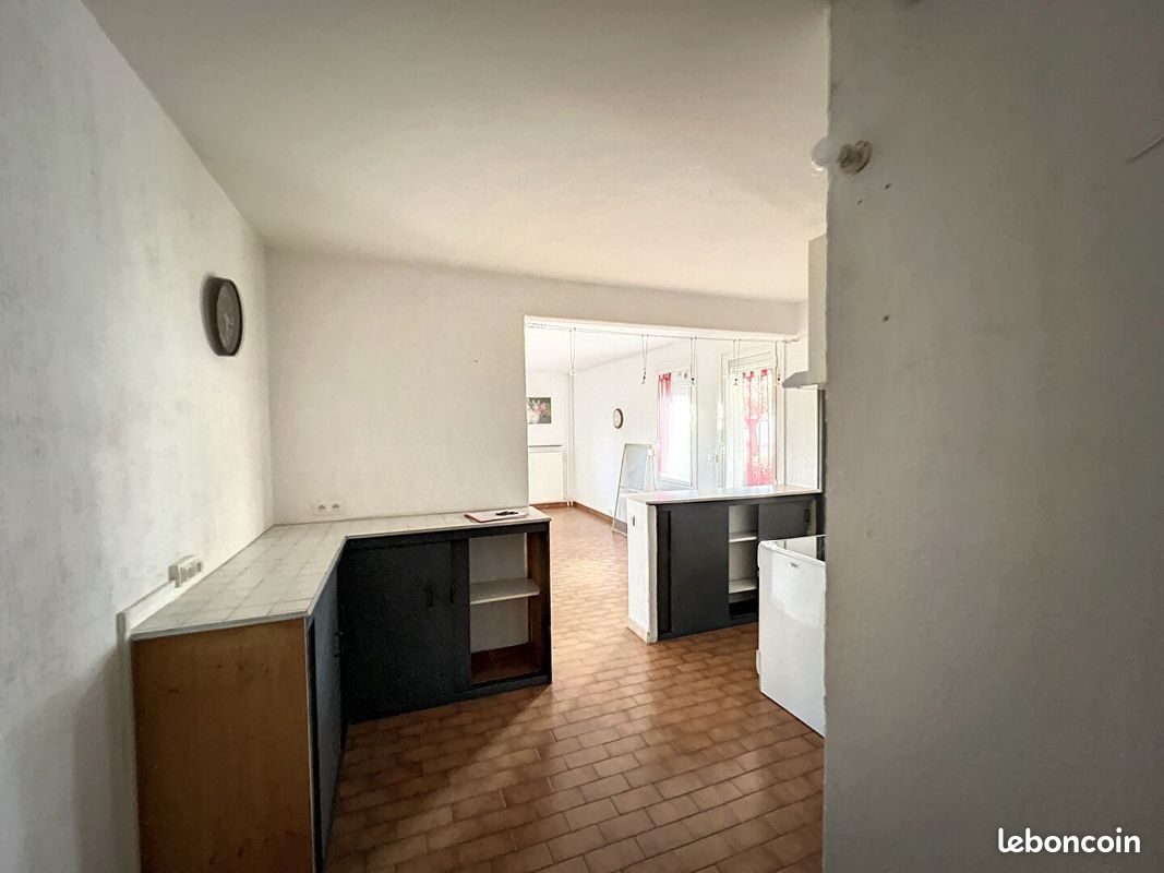 Appartement 2 pièces 50 m² · à Saint-Martin-de-Crau · 50 m² · 650 €