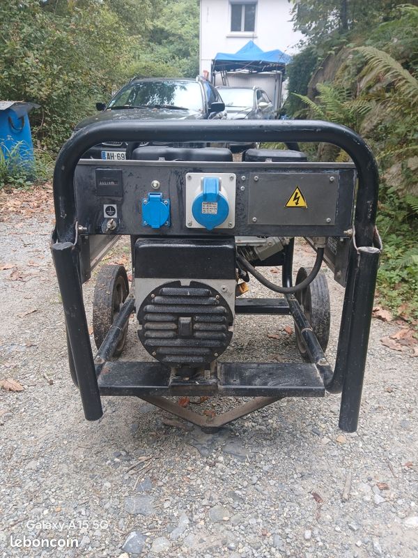Groupe électrogène Berner 6000 w .
Moteur 13 kw carburateur neuf.
22 heures de fonctionnement.
Bon état général (image 3)