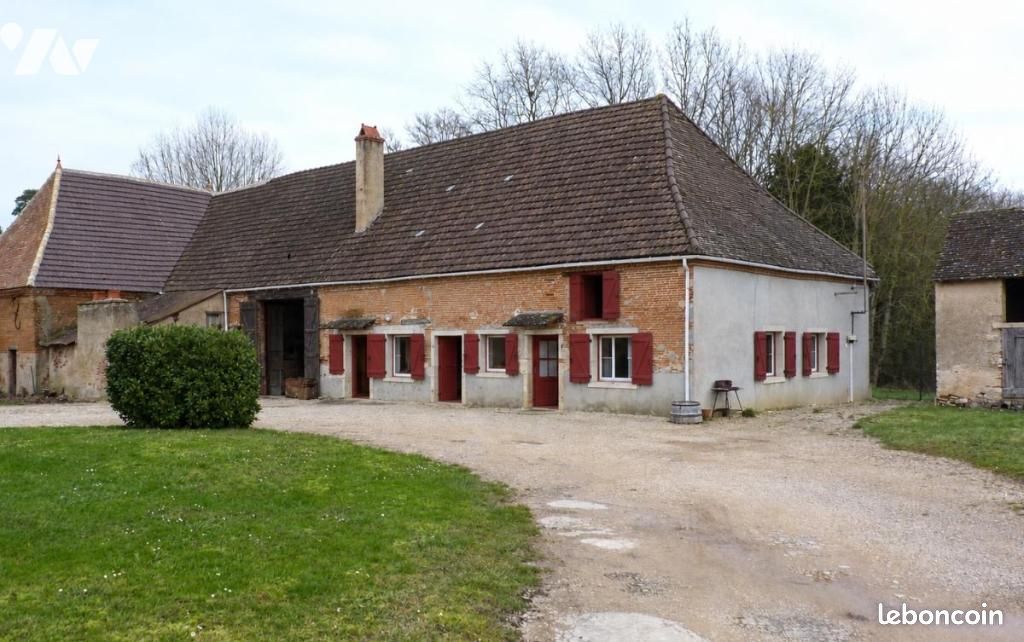 Maison 156 m² · à Saint-Gervais-en-Vallière · 156 m² · 165 000 €