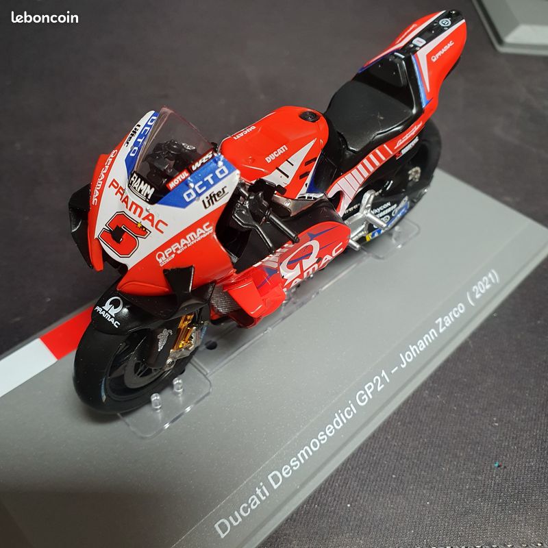 4 motos 1:18 (image 4)
