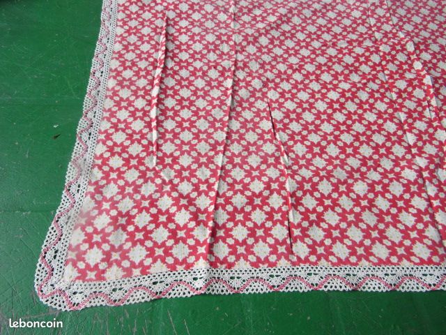 Petite Nappe avec Dentelle (image 2)