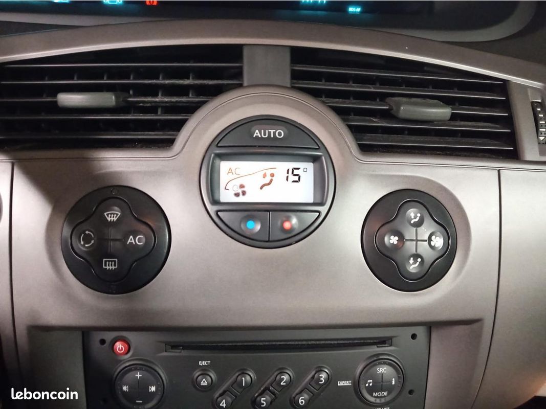 RENAULT SCENIC 1.9 dCi - 130 ch - GPS intégré (image 19)