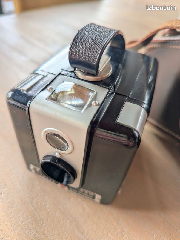 Appareil photo ancien vintage brownie starlet camera kodak étui cuir