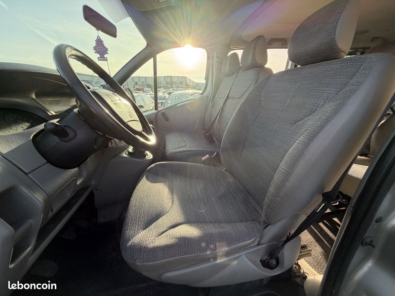 Renault TRAFIC II PASSENGER L1H1 1000 2.0 DCI 90CH AUTHENTIQUE (image 9)