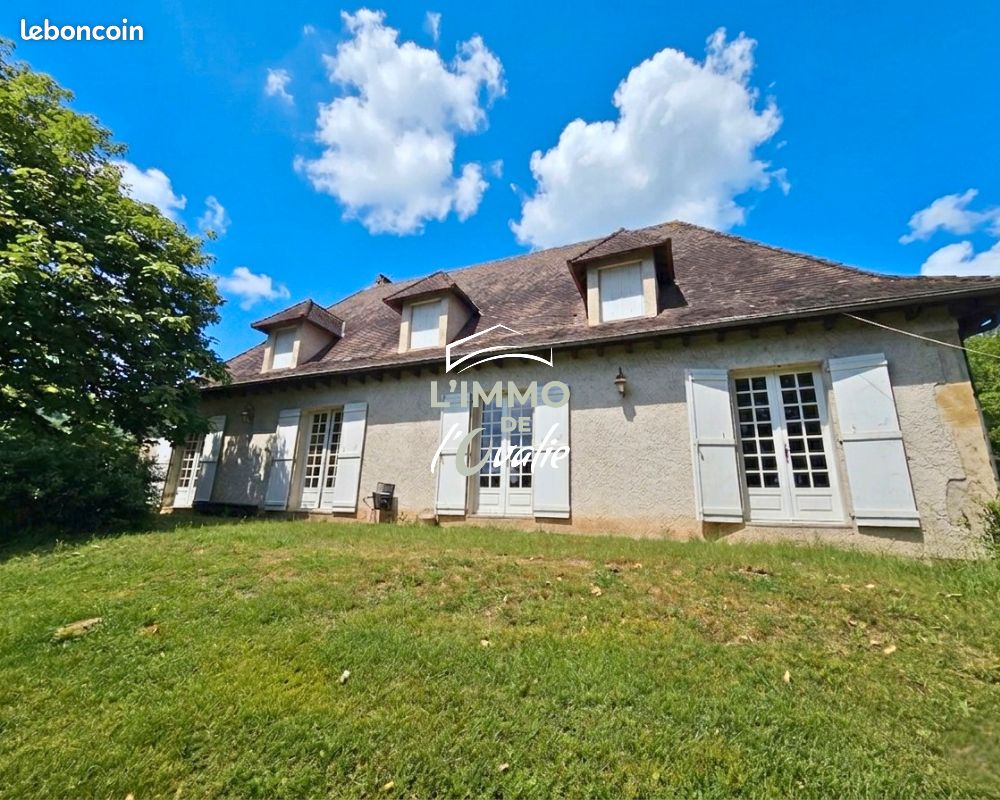 Maison 9 pièces 230 m² · à Saint-Michel-Loubéjou · 230 m² · 157 000 €