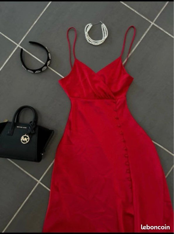 Robe de soirée longue en satin Zara Vêtements