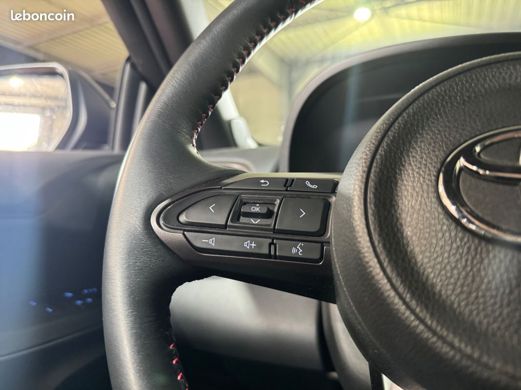Toyota yaris gr 1.6 4wd 261 ch track pack / camera de recul / carplay / miltek / tva recuperable (image 15)