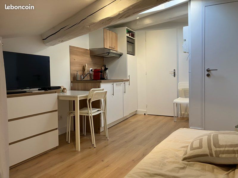 Appartement 1 pièce 16 m² · à Saint-Genis-Laval · 16 m² · 640 €/mois