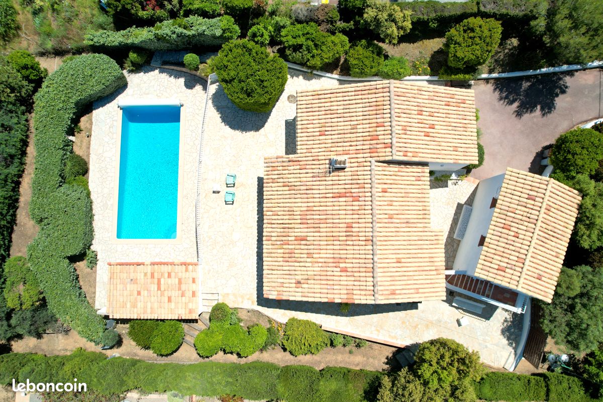 Maison 5 pièces 101 m² · à Fréjus · 101 m² · 1 050 000 €