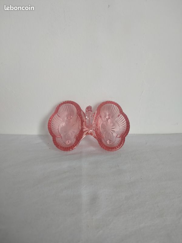 Saleron en verre moulé rose (image 2)