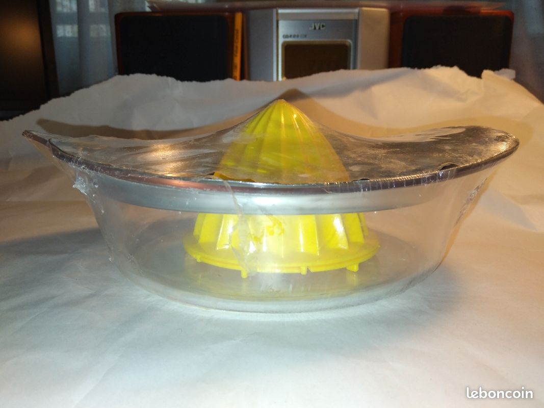 Presse-agrumes, acier/plexiglas (image 2)