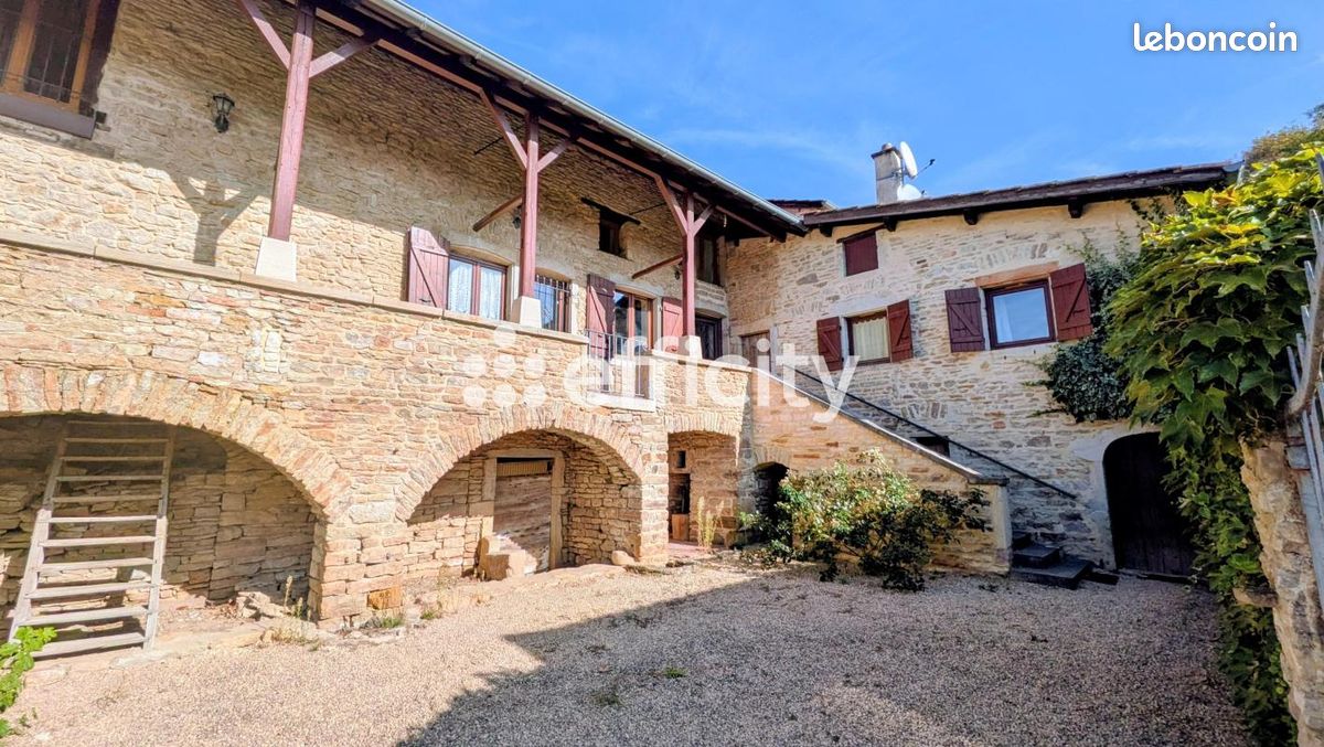 Maison 5 pièces 156 m² · à Cluny · 156 m² · 270 000 €