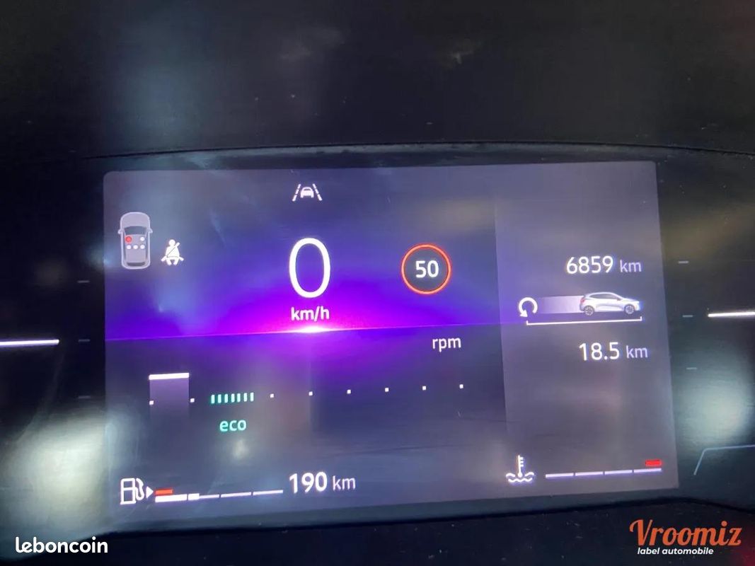 Renault Clio Essence 6900kms Seulement Comme neuve Garantie 12 mois (image 3)