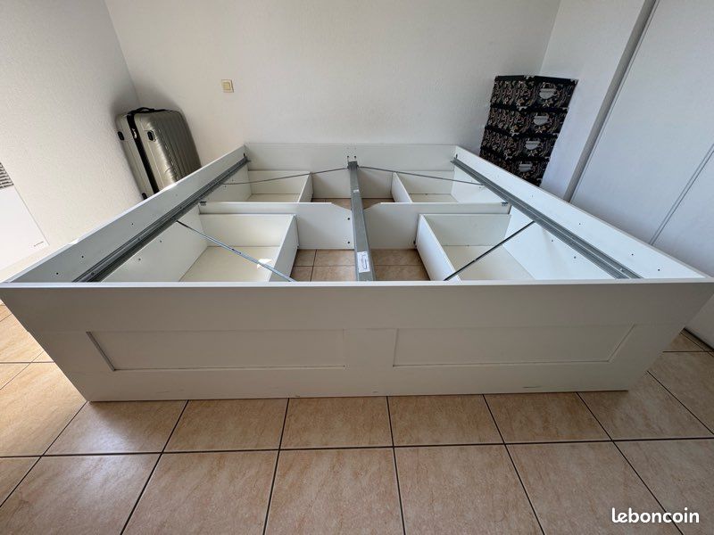 Lit IKEA (cadre lit + sommier + matelas) 180x200 (image 5)