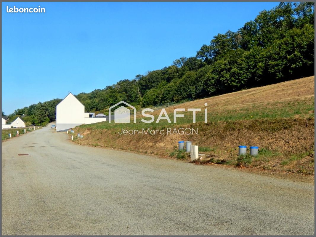 Terrain 651 m² · à Montreuil-sous-Pérouse · 651 m² · 58 660 €