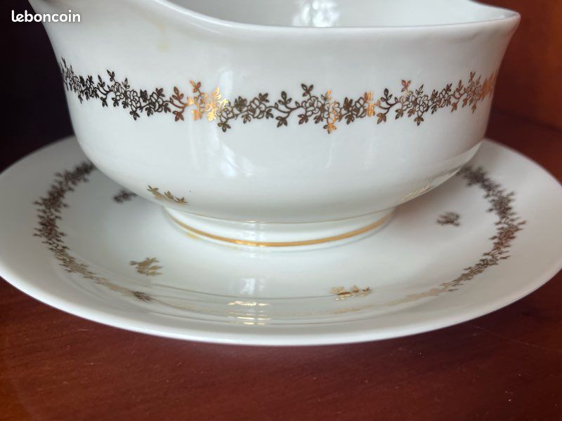 Saucière en porcelaine de Limoges – A. Lanternier & Cie / Blanc et or (image 6)