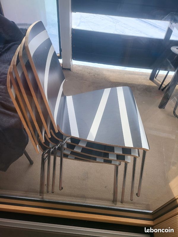 Vend 5 chaises vilmar ikea noir et blanc 50 (image 2)