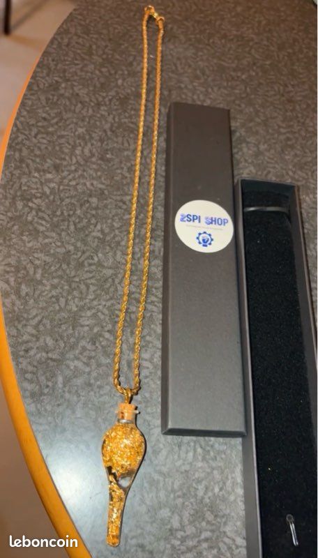 Collier Doré Avec Pendentif Flacon Et Feuilles D'Or - Occasion - Bijou Fantaisie
