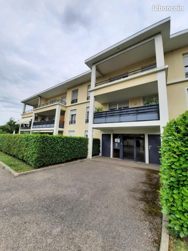 Appartement 4 pièces 84 m² · à Saint-Étienne-de-Saint-Geoirs · 84 m² · 855 €/mois