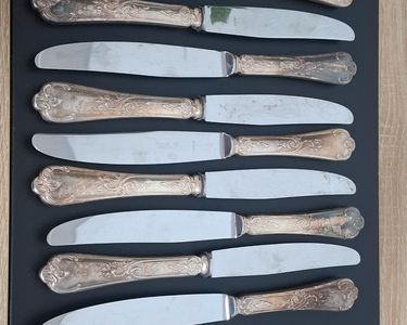 Lot De 12 Couteaux De Table Renéka - Métal Argenté - Usage Domestique
