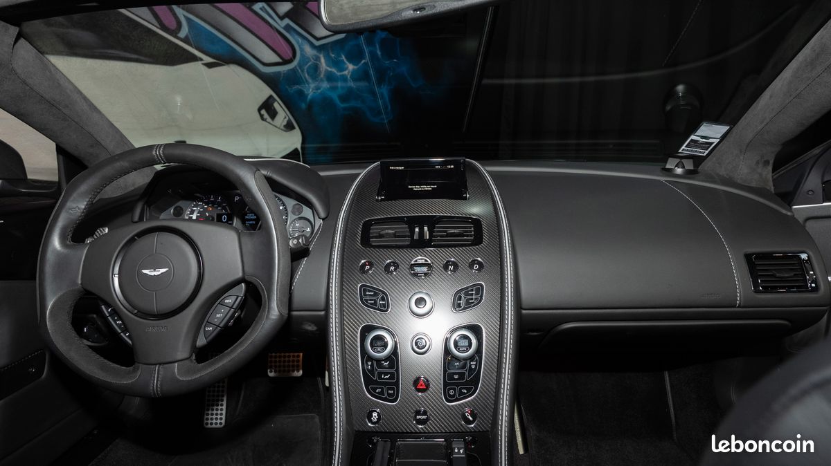 Aston Martin db9 007 bond edition (image 4)