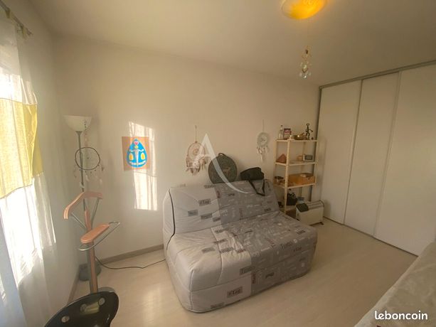 https://img.leboncoin.fr/api/v1/lbcpb1/images/b8/75/18/b87518d217ec22088c5f9b25c41fe283aa8c0d40.jpg?rule=ad-image