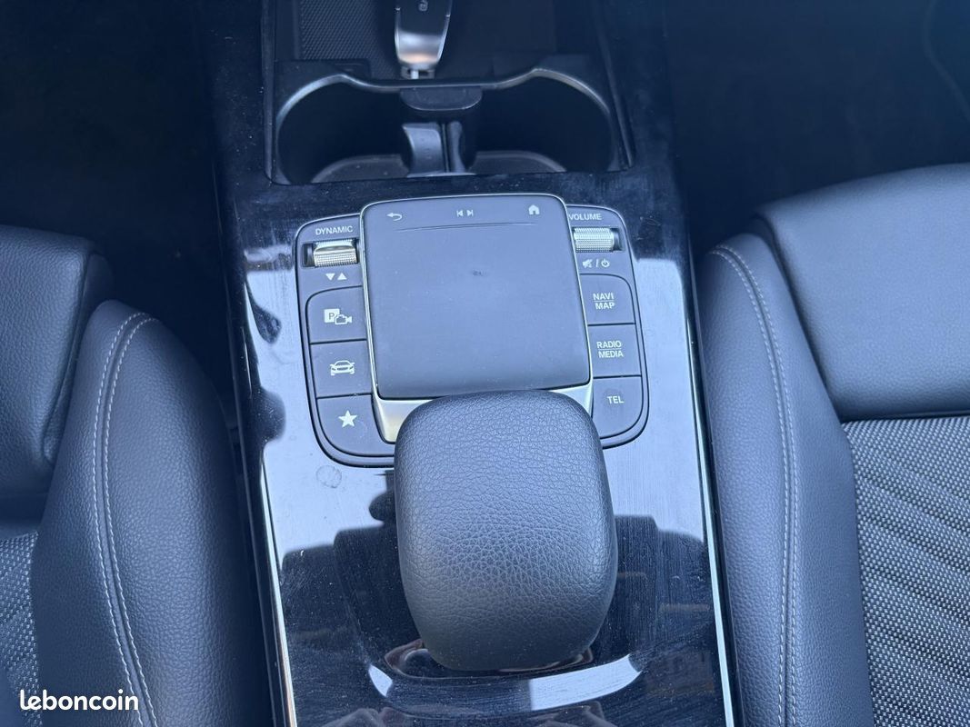 MERCEDES CLASSE A A180 - 136CH BV 7G-DCT Finition Business Line (image 26)