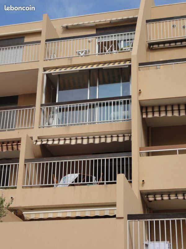 L A FAVIERE - Studio au port de Bormes situé en front de mer à 5mn de la plage (image 11)