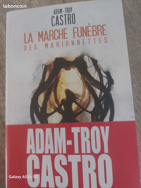 LA MARCHE FUNEBRE DES MARIONNETTES Adam-Troy CASTRO (image 1)