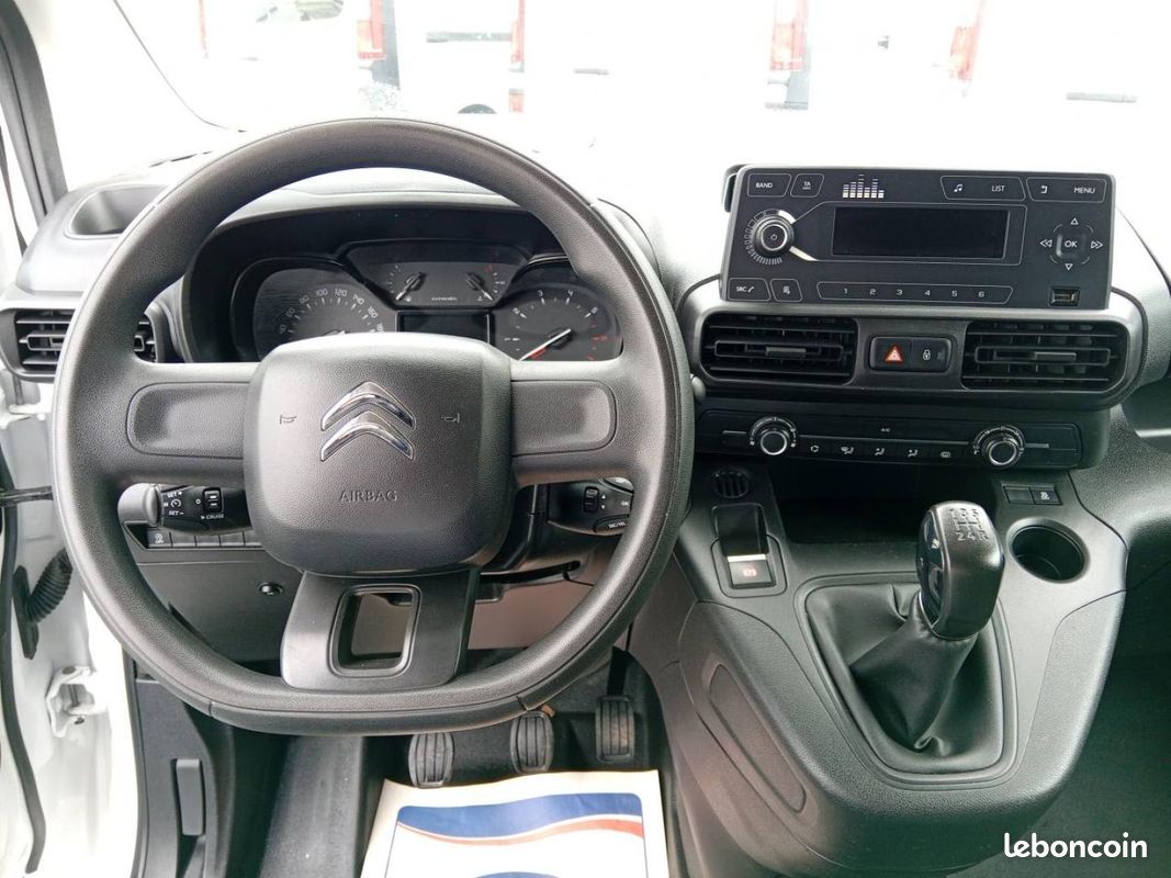 Citroen Berlingo Van 12 400 HT M 1.6 BlueHDi 100ch Club 3 Places (image 11)