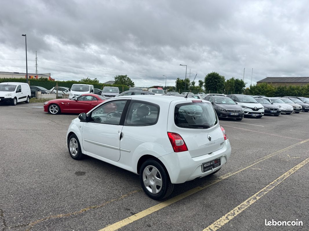 RENAULT TWINGO II Dynamique 1.2i 16v 75 CV 147800 KM 09/2008 BOITE AUTOMATIQUE CLIMATISATION VITRES ÉLECTRIQUES (image 5)
