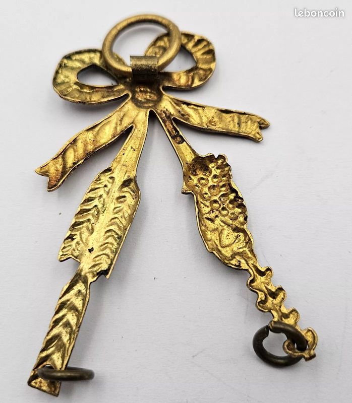 PETITE BROCHE NOEUD Metal Dorée EUR 3,50 - FR