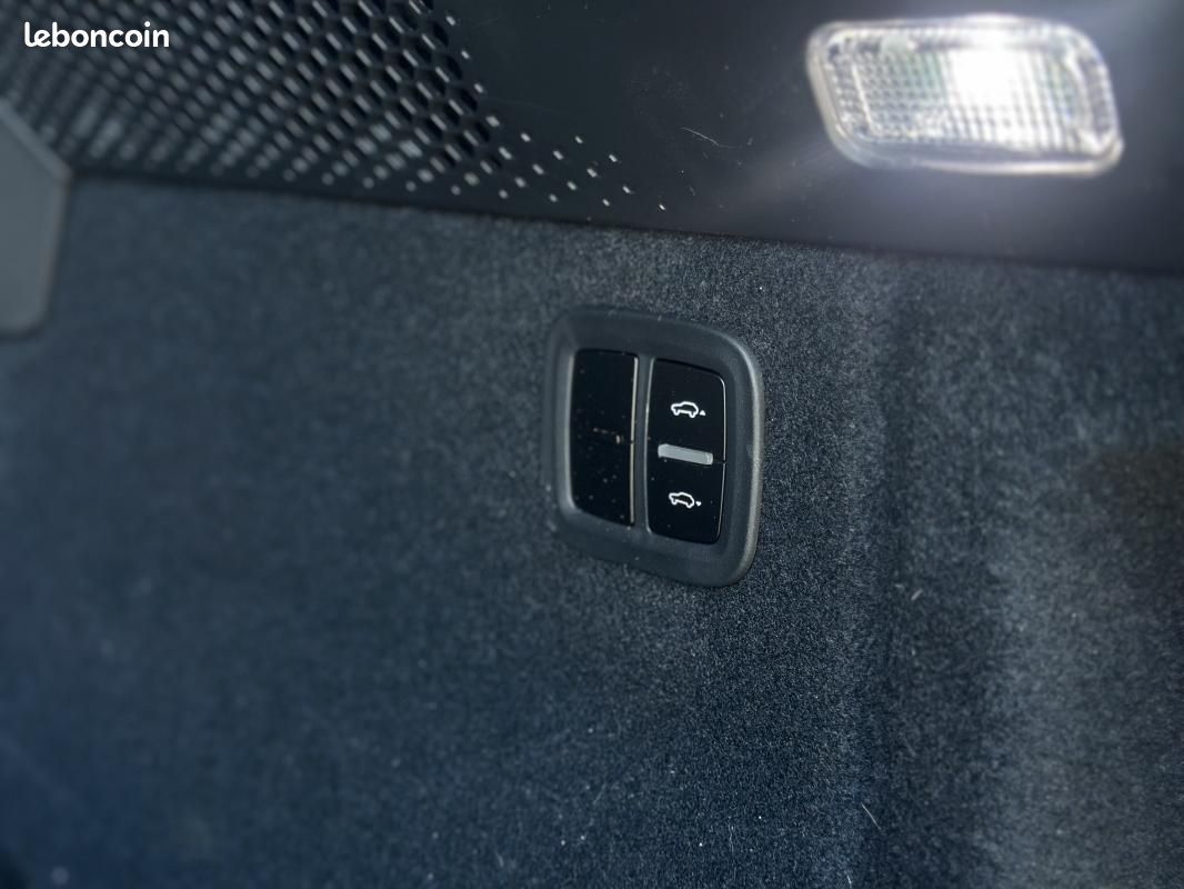 Porsche Macan ELECTRIQUE 360 CH 100KWH / 1RE MAIN FRANÇAISE ETAT NEUF (image 13)