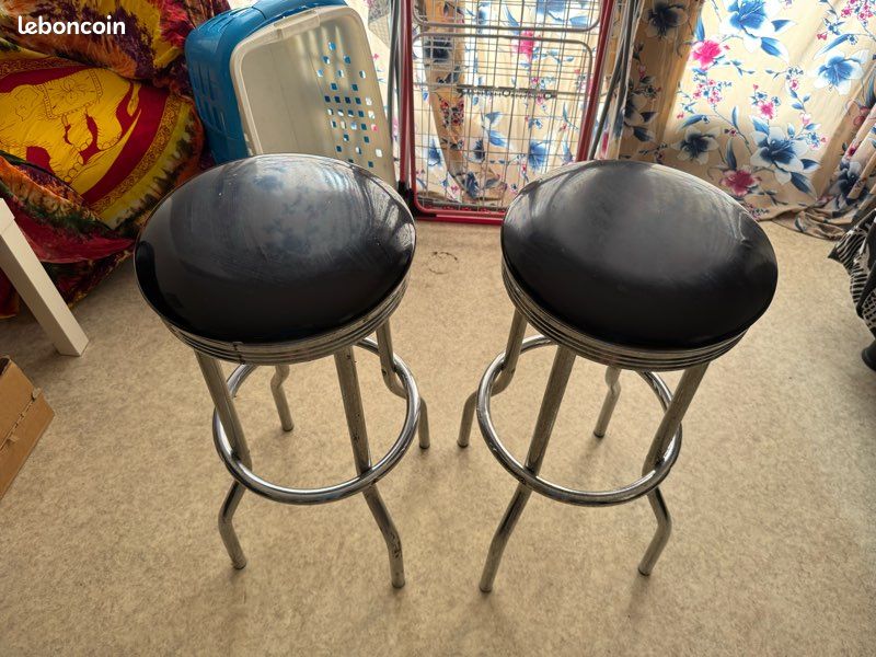 Lot de 2 tabourets de bar vintage – Métal chromé et assise noire (image 1)