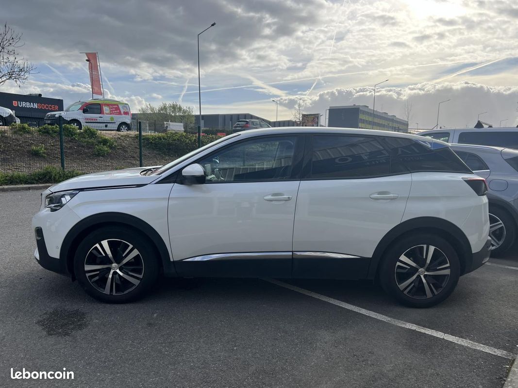 PEUGEOT 3008 1.6 BlueHDi S&S - 120 CV - EAT6 - ALLURE - ATTELAGE (image 5)