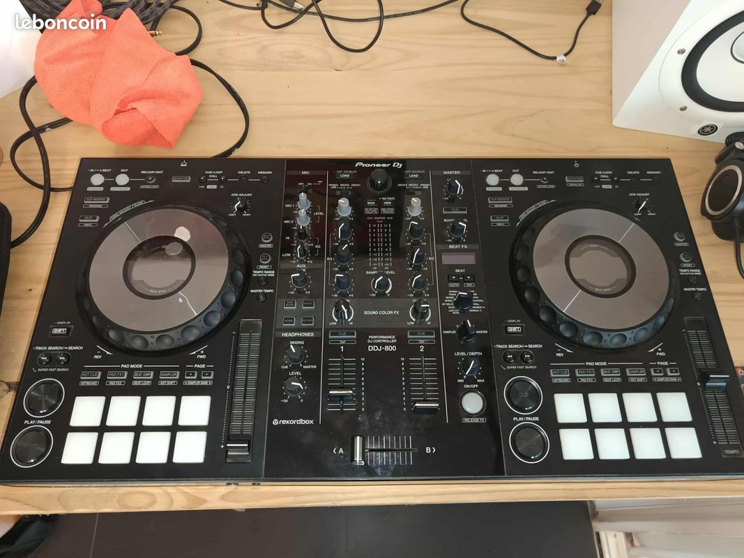 DDJ 800 + Flycase (image 1)