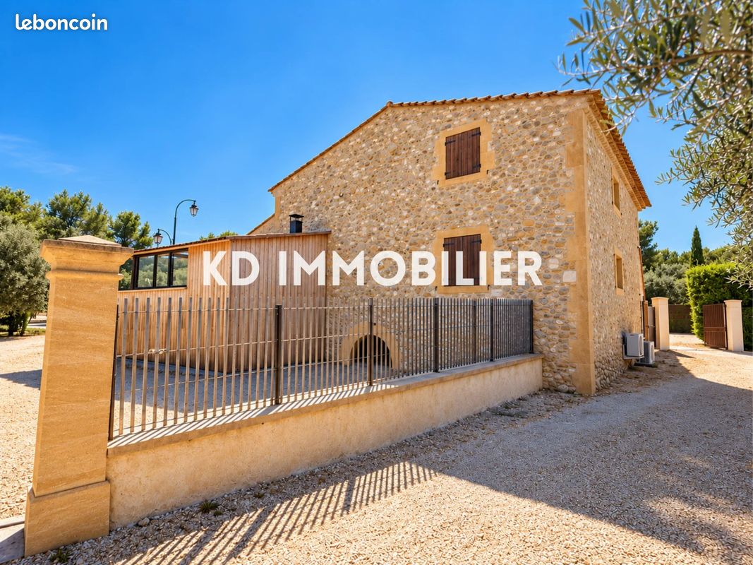 Maison 6 pièces 220 m² · à Lançon-Provence · 220 m² · 790 000 €
