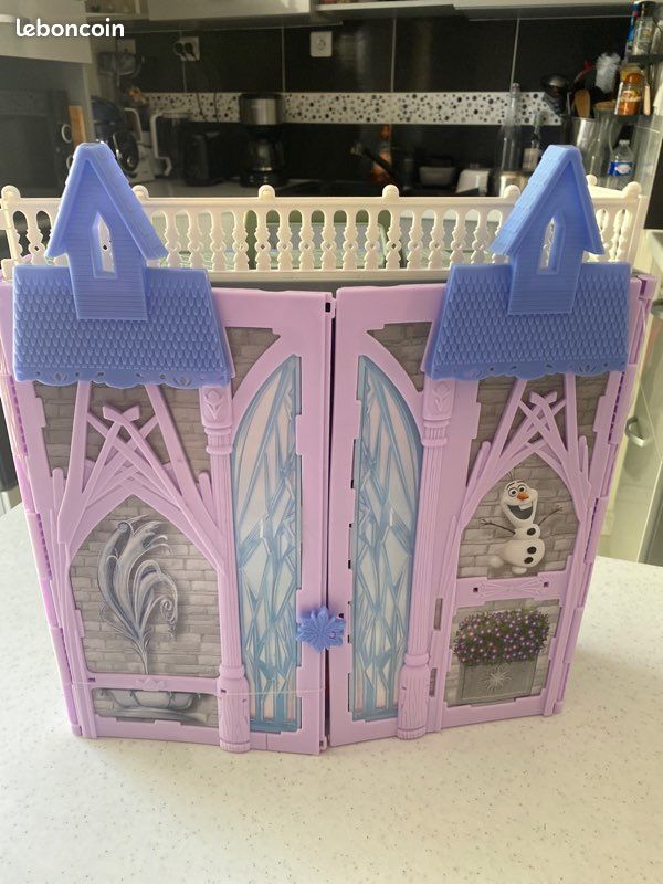 Château Barbies reine des neiges pliable avec qqs accessoires (image 6)