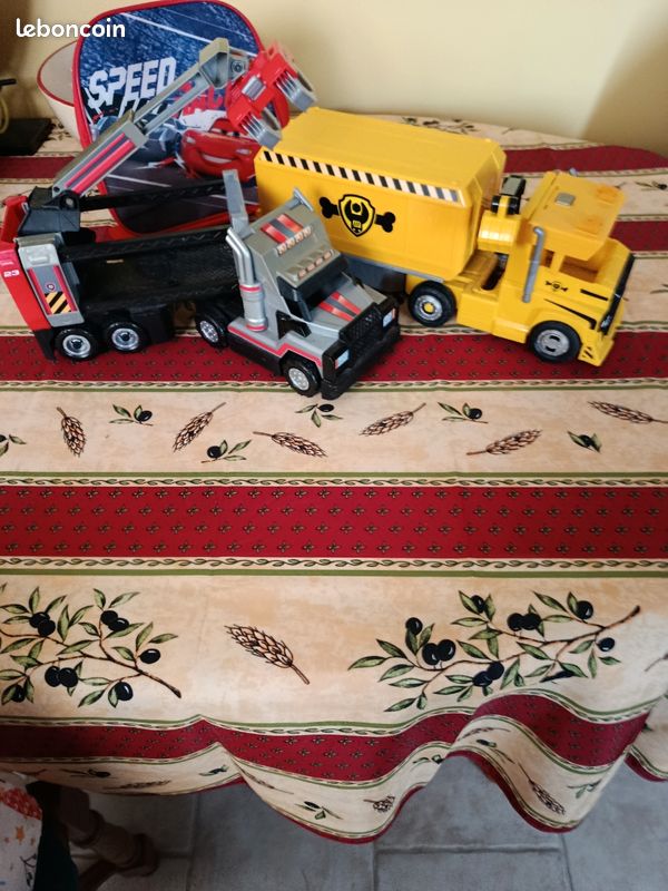Vend lot camions (image 1)